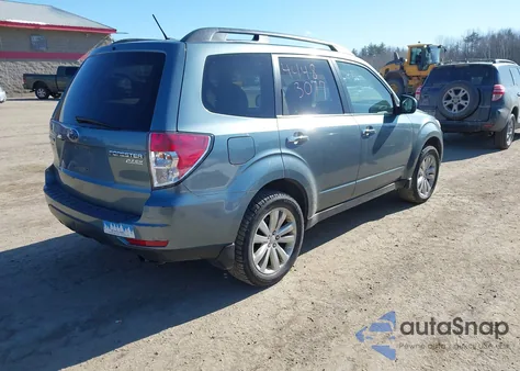 2013 Subaru Forester 2.5X Premium z USA, uszkodzony, nr VIN JF2SHADC9DH437452